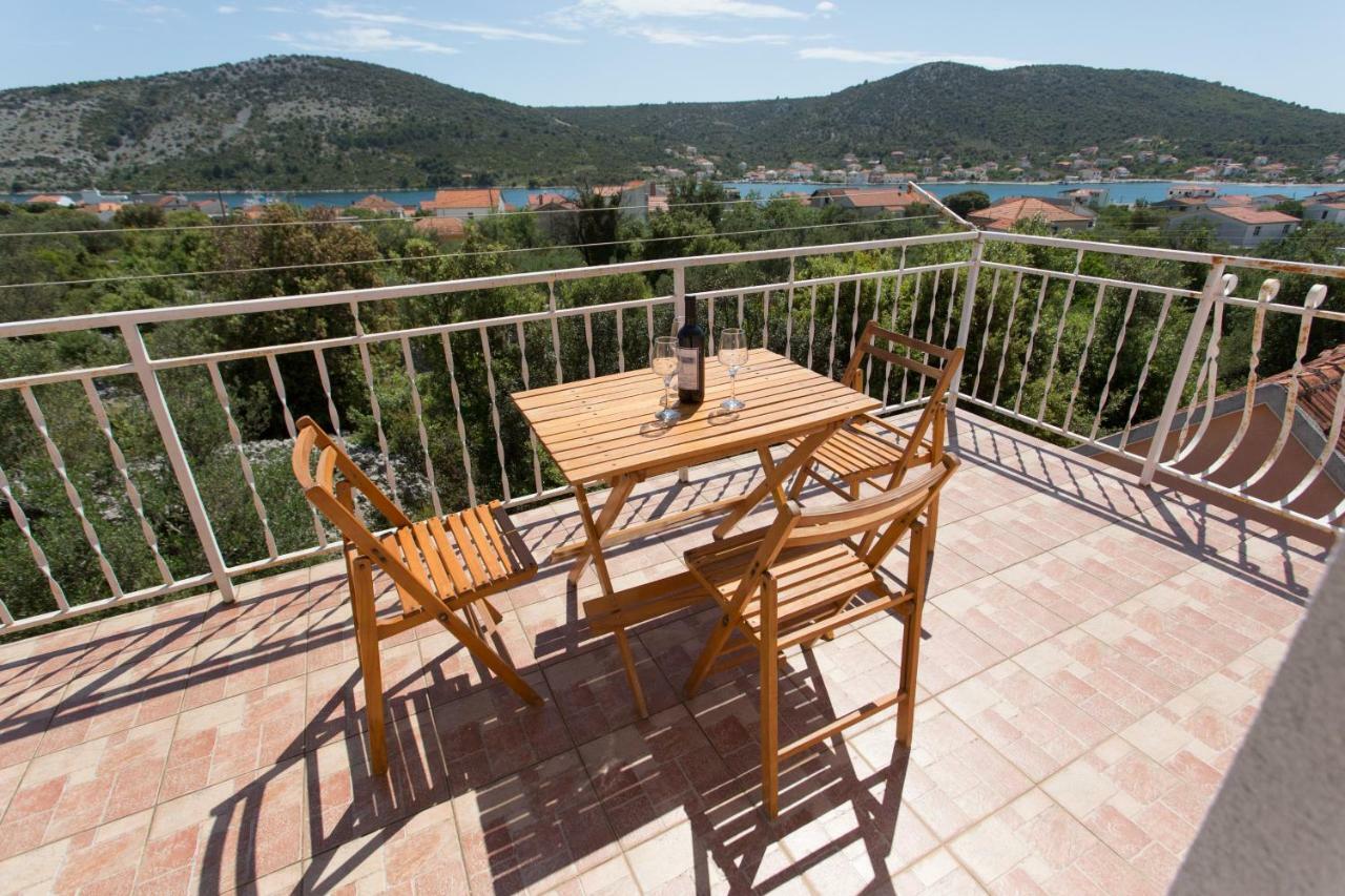 דירות Vinišće Apartman Paula 1 מראה חיצוני תמונה